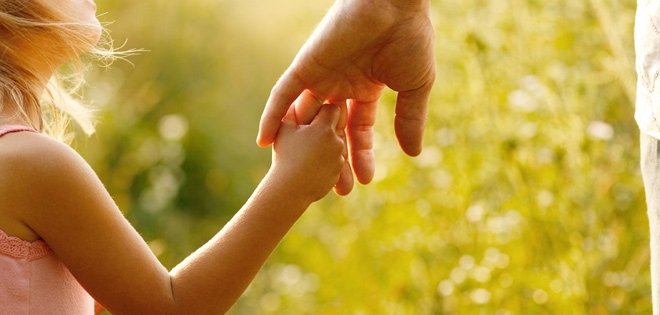 parent and child holding hands, delaware county child custody